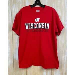 Wisconsin Badgers Red T-Shirt Size Large Box Seat Clothing Co.